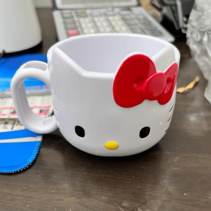 Hello Kitty Becher